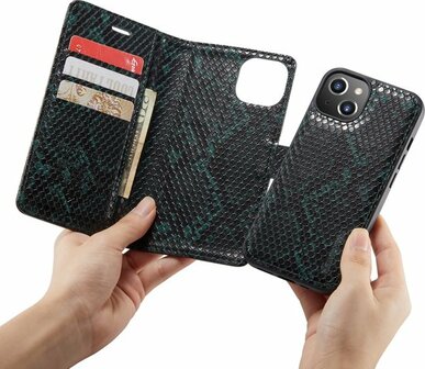 iPhone 13 Groen - 2 in 1 Slangen Book Case