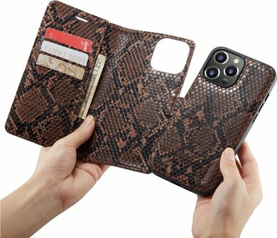 iPhone 13 Pro Bruin - 2 in 1 Slangen Book Case