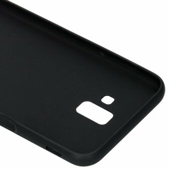 Samsung J6 Plus - Siliconen Back Cover - Zwart