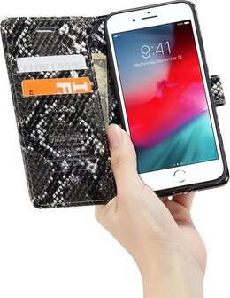 iPhone SE 2020 Zwart - Slangen Book Case