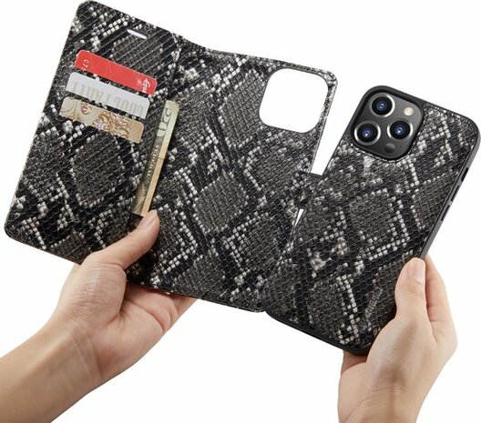 iPhone 13 Pro Max Zwart - 2 in 1 Slangen Book Case
