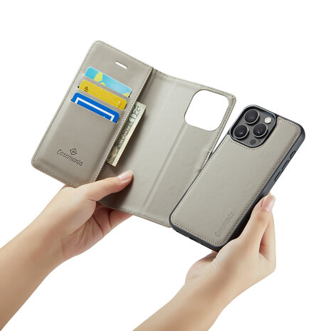 iPhone 15 Plus - 2 in 1 Book Case - Smoke Gray