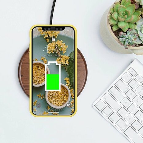 iPhone 12 Pro Max - Siliconen Back Cover - Geel